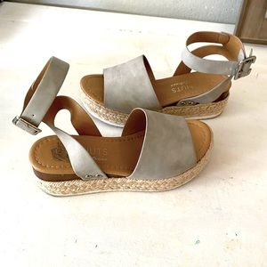 Coconuts platform sandals